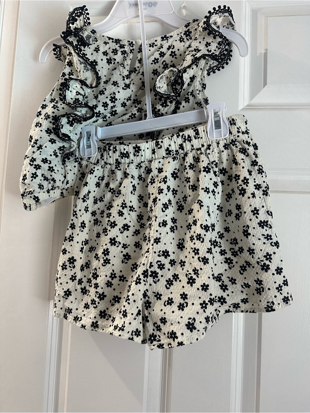 Ivory Floral Ruffle Tank Top - Picture 4 of 4